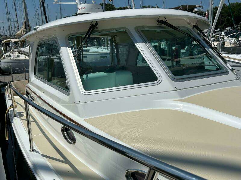 Islander 32ft Back Cove Yacht For Sale
