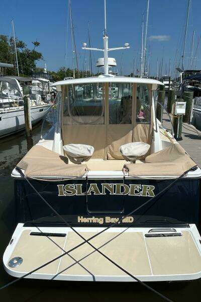 Islander 32ft Back Cove Yacht For Sale