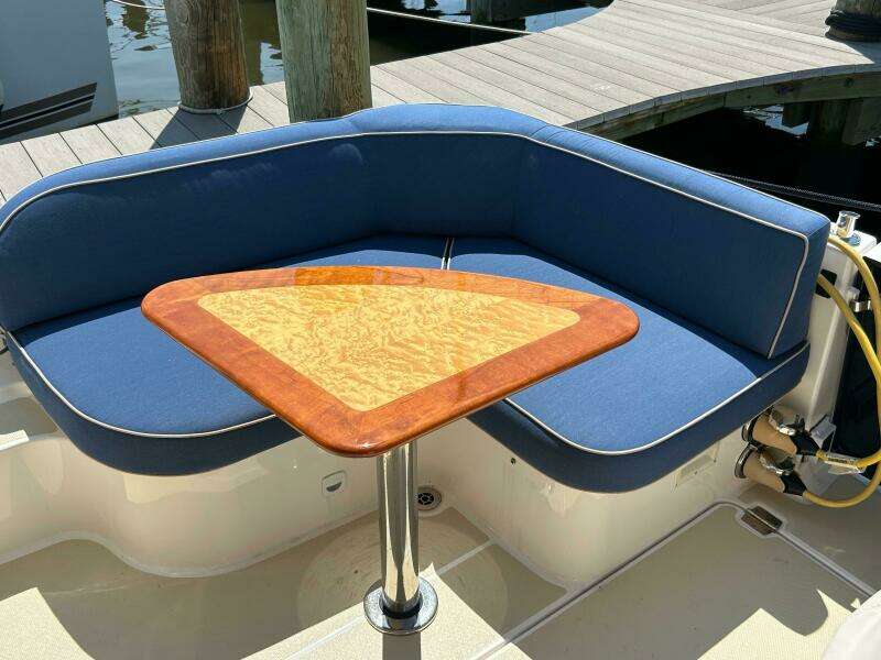 Islander 32ft Back Cove Yacht For Sale