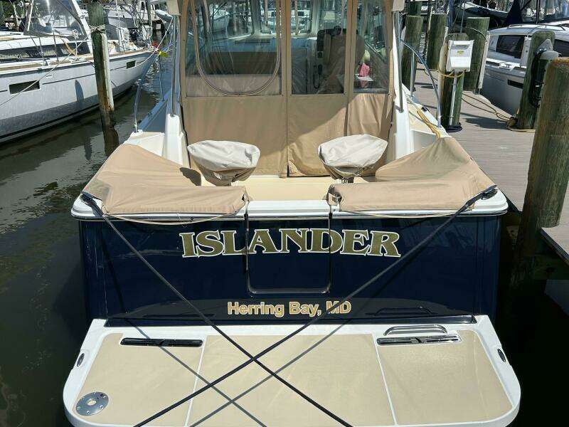 Islander 32ft Back Cove Yacht For Sale