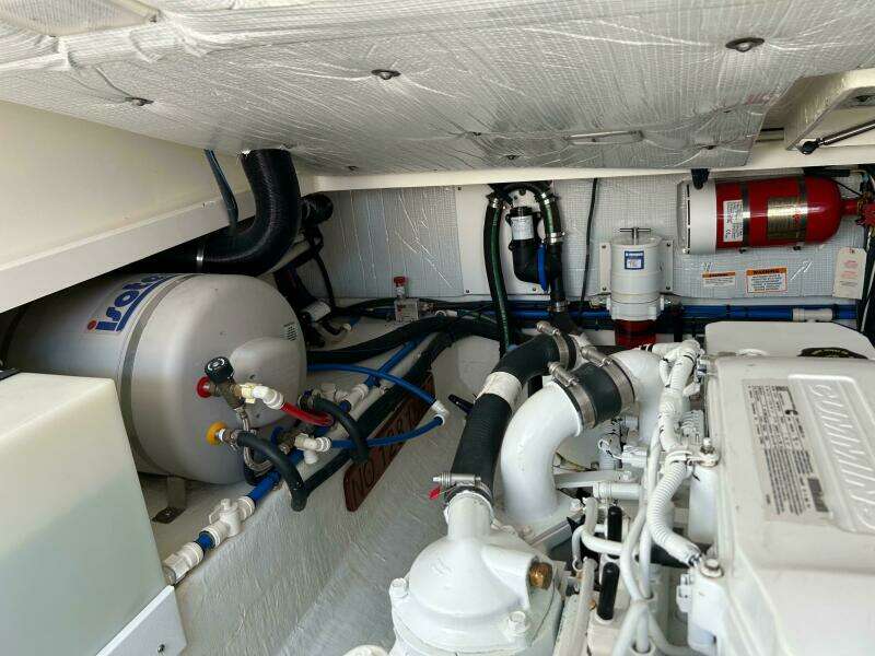 Islander 32ft Back Cove Yacht For Sale