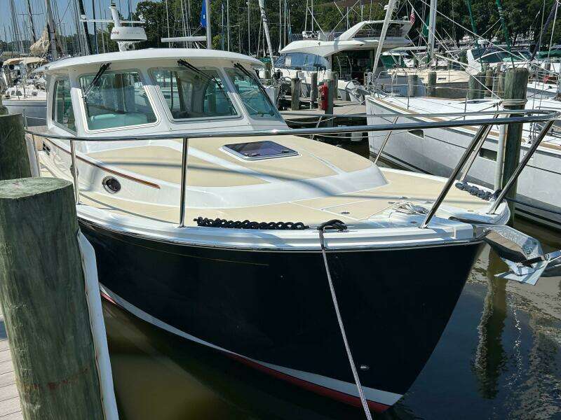 Islander 32ft Back Cove Yacht For Sale