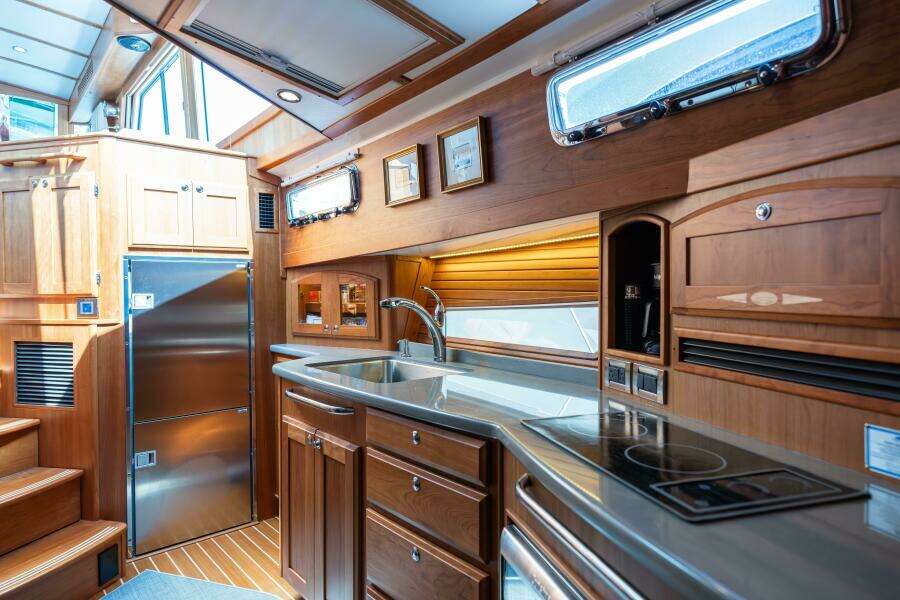 Gracious 48ft Sabre Yacht For Sale