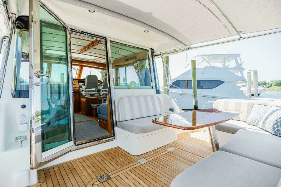 Gracious 48ft Sabre Yacht For Sale