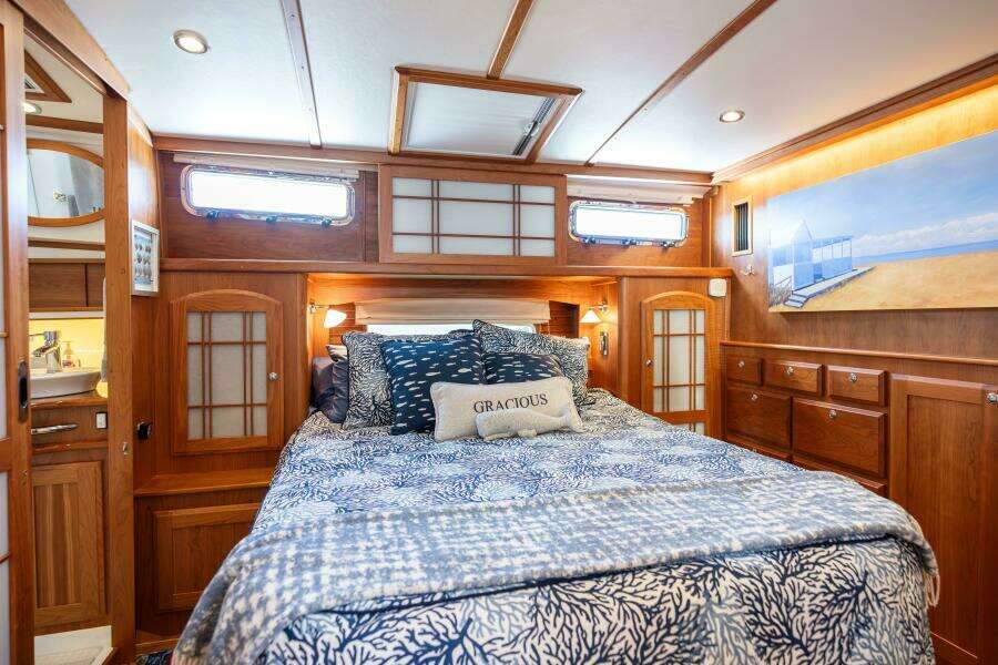 Gracious 48ft Sabre Yacht For Sale