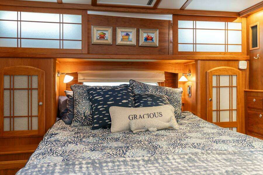 Gracious 48ft Sabre Yacht For Sale