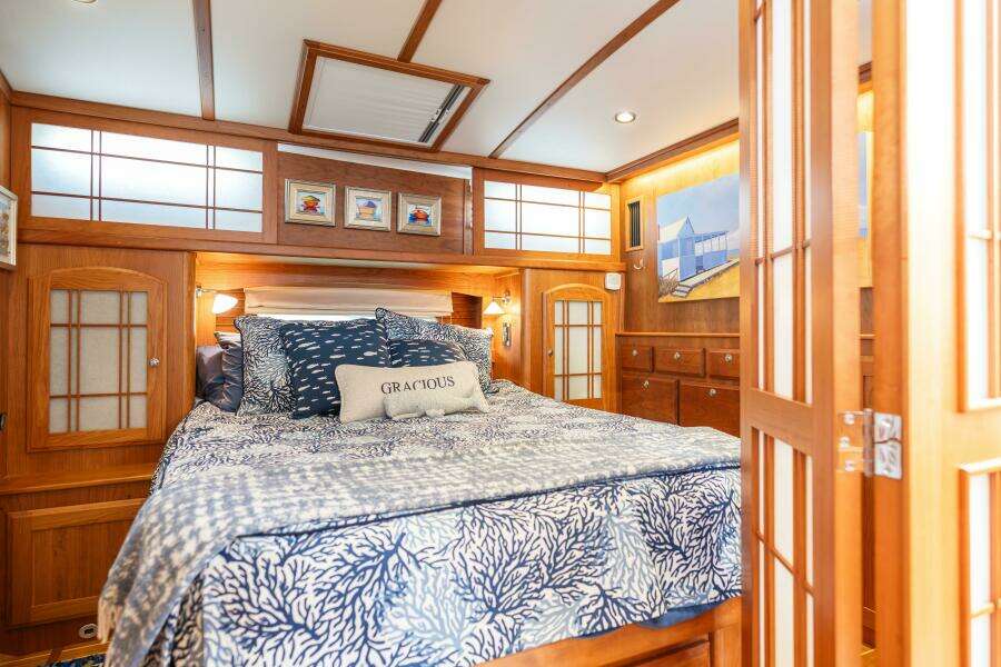 Gracious 48ft Sabre Yacht For Sale