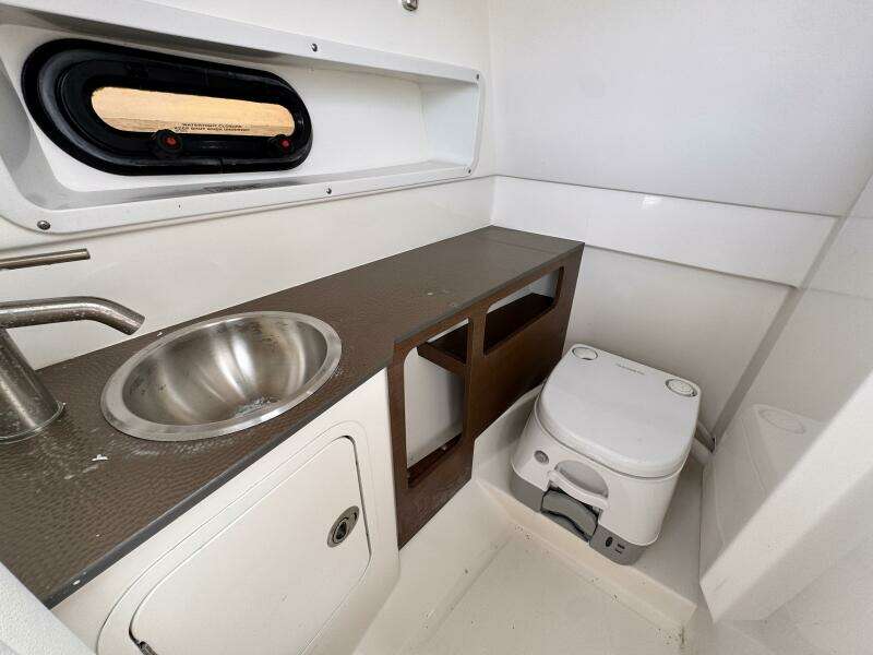 27ft Sea Ray Yacht For Sale
