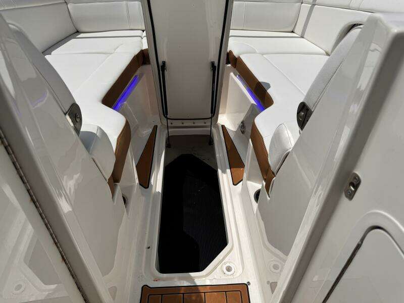 27ft Sea Ray Yacht For Sale