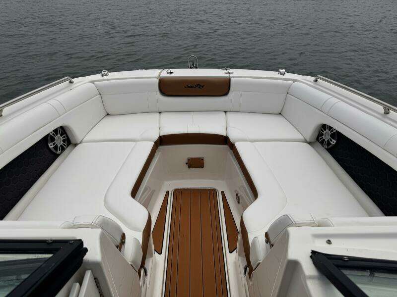 27ft Sea Ray Yacht For Sale