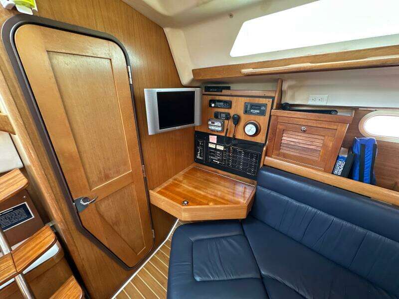 Flagship 35ft Catalina Yacht For Sale