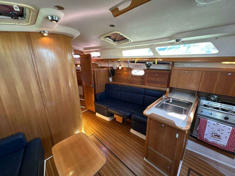 Flagship 35ft Catalina Yacht For Sale
