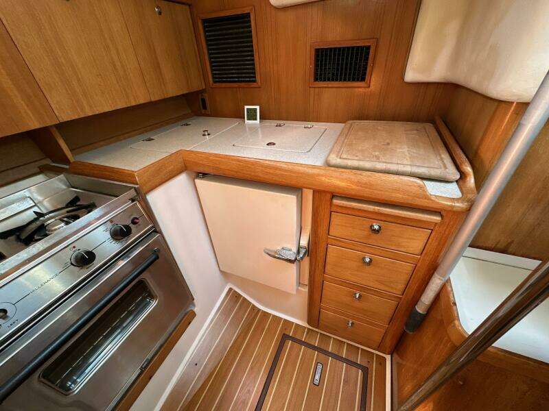 Flagship 35ft Catalina Yacht For Sale