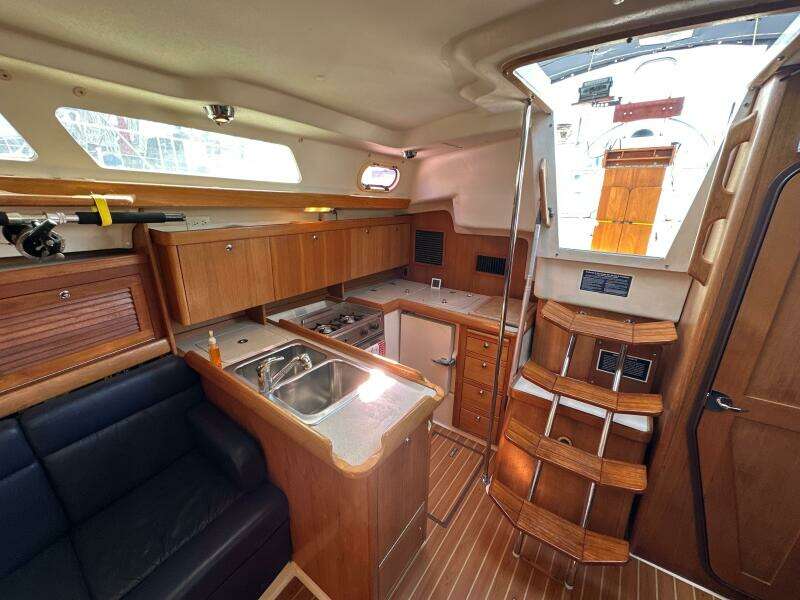 Flagship 35ft Catalina Yacht For Sale