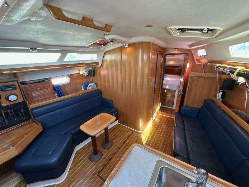 Flagship 35ft Catalina Yacht For Sale