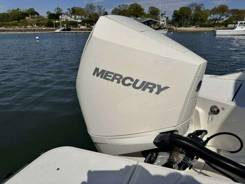 22ft Boston Whaler Yacht For Sale
