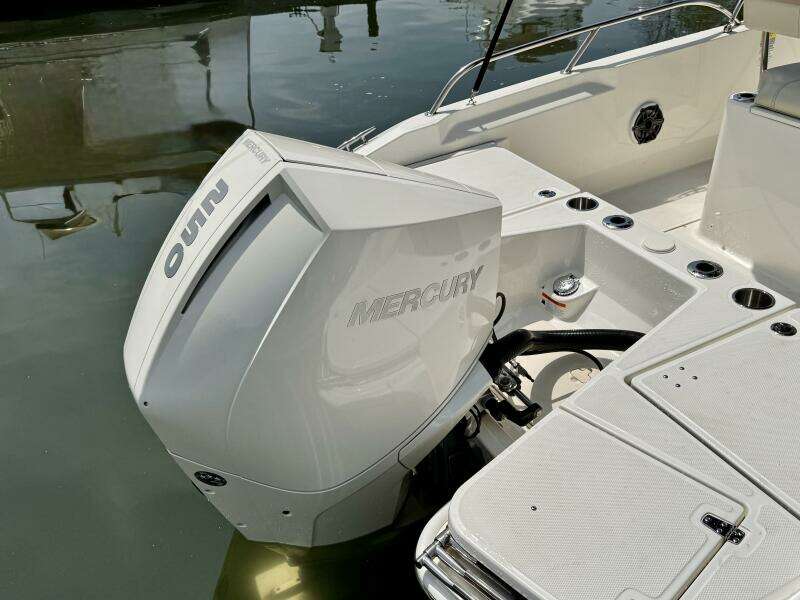 22ft Boston Whaler Yacht For Sale