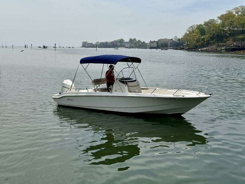 22ft Boston Whaler Yacht For Sale