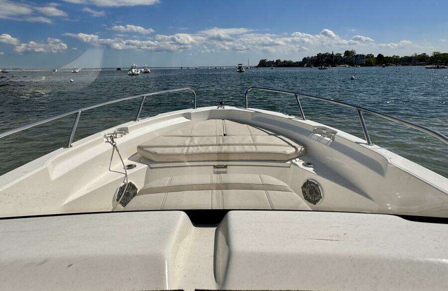 22ft Boston Whaler Yacht For Sale