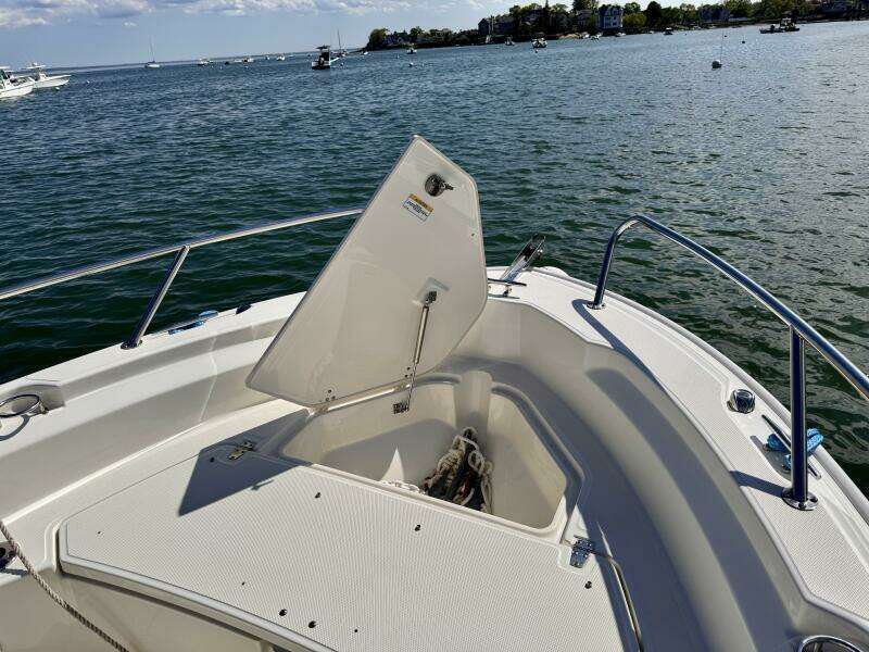 22ft Boston Whaler Yacht For Sale
