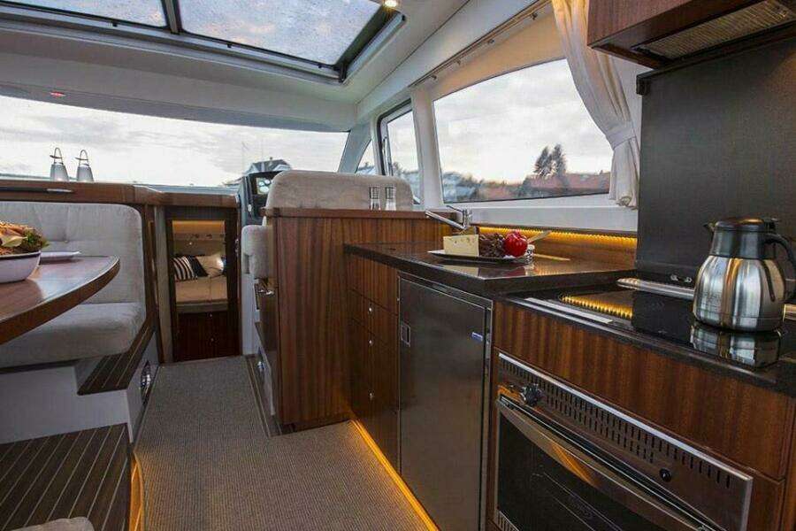 43ft Nimbus Yacht For Sale
