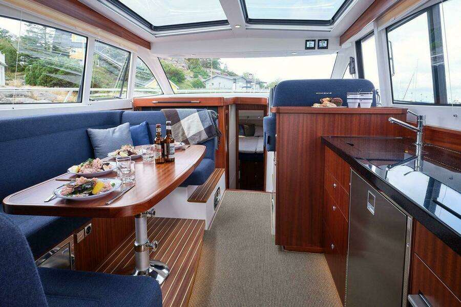 43ft Nimbus Yacht For Sale