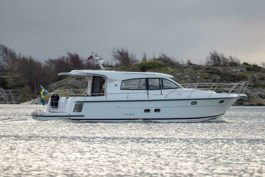 43ft Nimbus Yacht For Sale