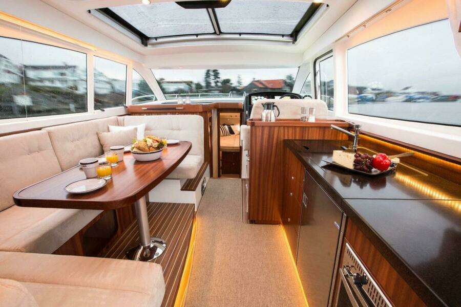 43ft Nimbus Yacht For Sale