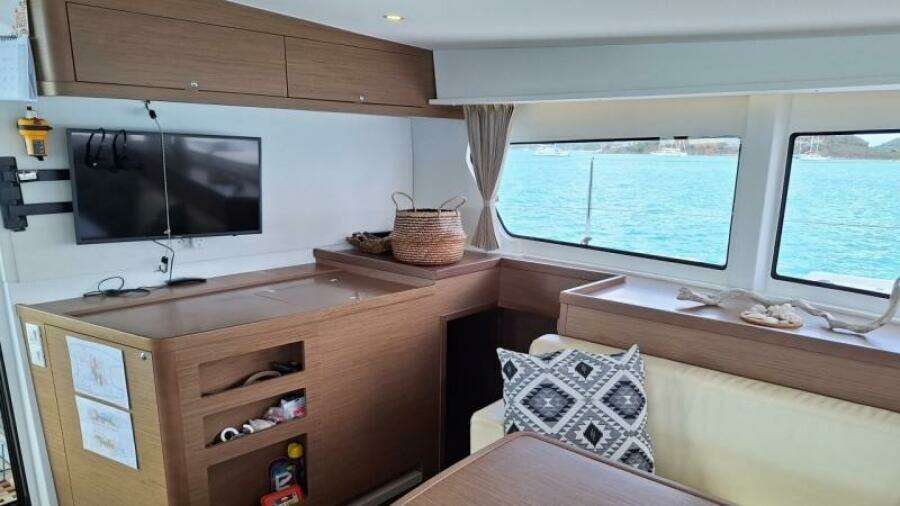 Total Eclipse 42ft Lagoon Yacht For Sale