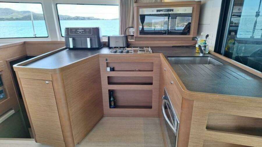 Total Eclipse 42ft Lagoon Yacht For Sale