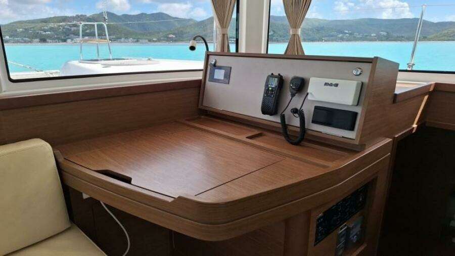 Total Eclipse 42ft Lagoon Yacht For Sale