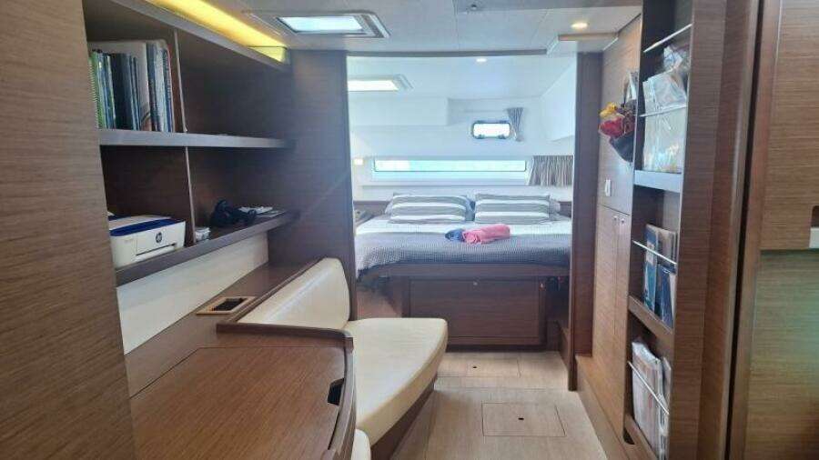 Total Eclipse 42ft Lagoon Yacht For Sale