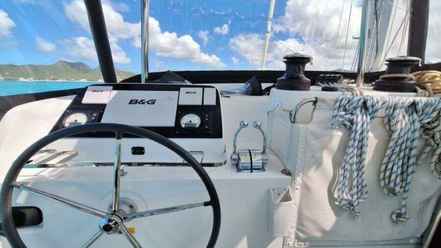 Total Eclipse 42ft Lagoon Yacht For Sale