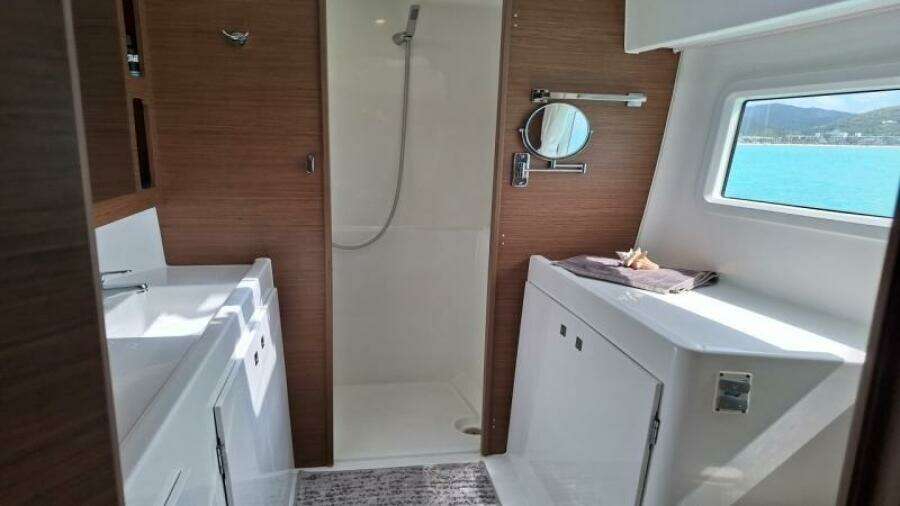 Total Eclipse 42ft Lagoon Yacht For Sale