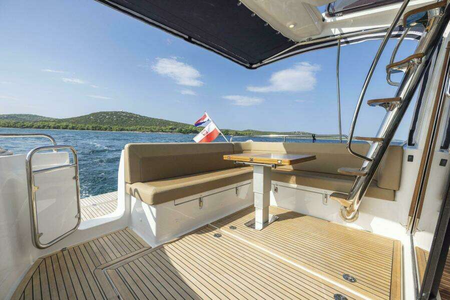43ft Nimbus Yacht For Sale