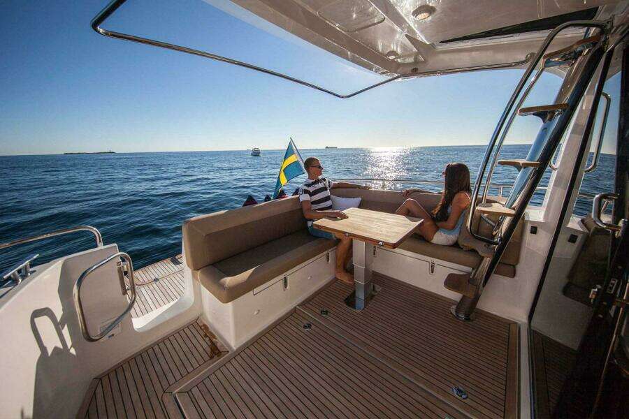 43ft Nimbus Yacht For Sale