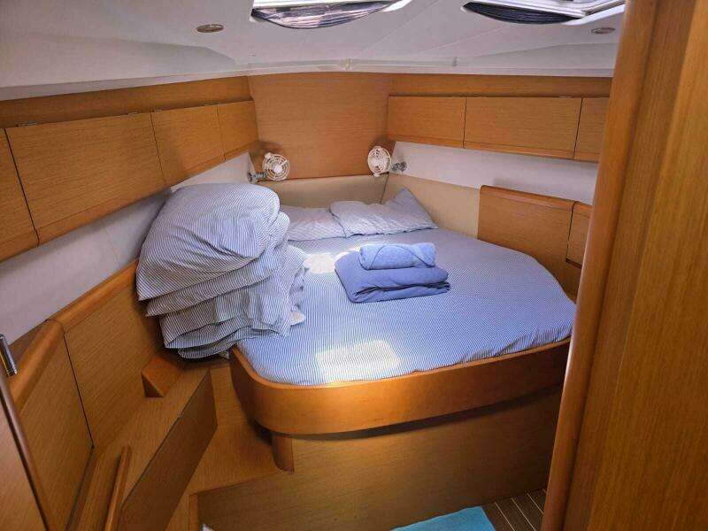 Honu Kai  44ft Jeanneau Yacht For Sale