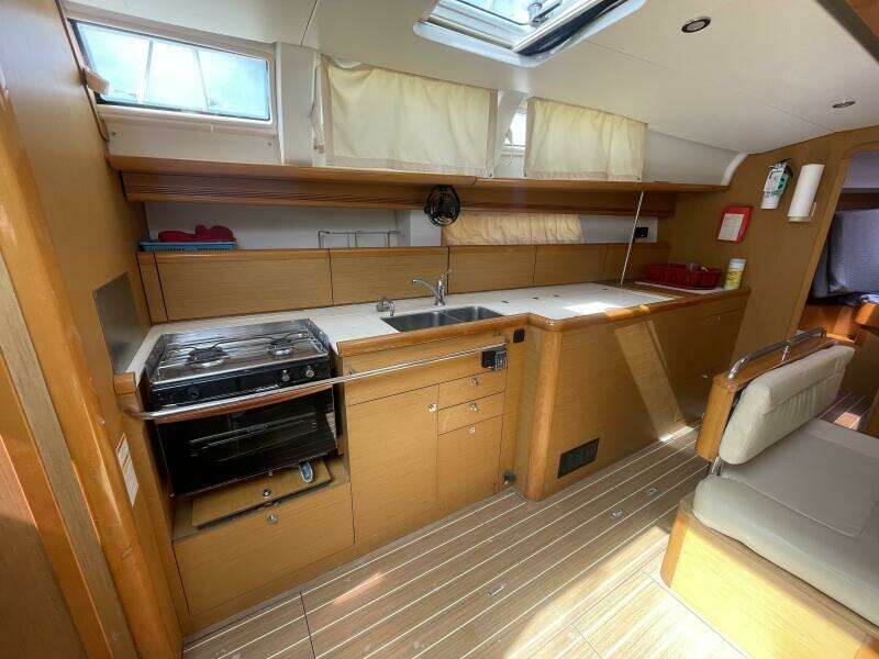Honu Kai  44ft Jeanneau Yacht For Sale