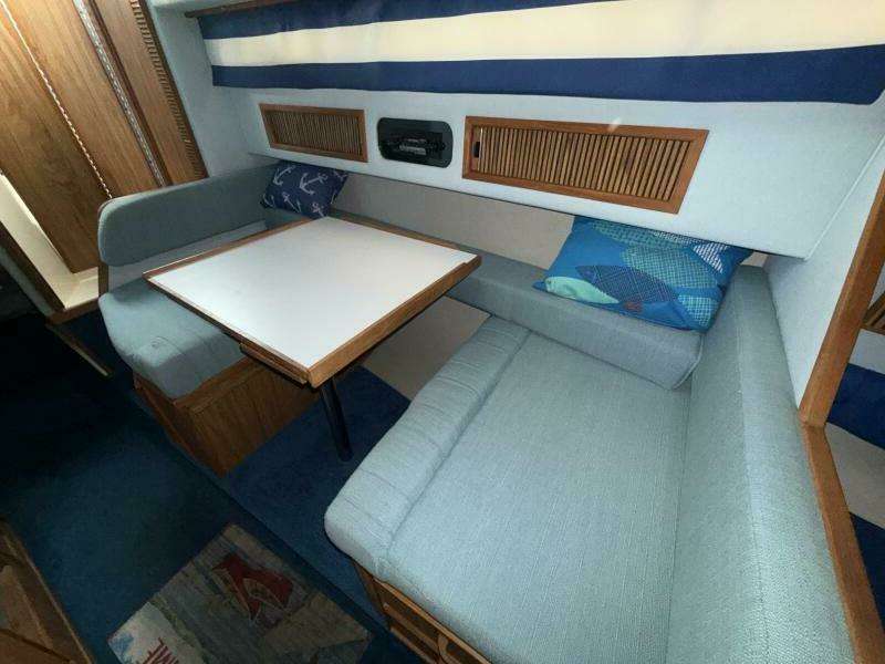 27ft Sea Ray Yacht For Sale