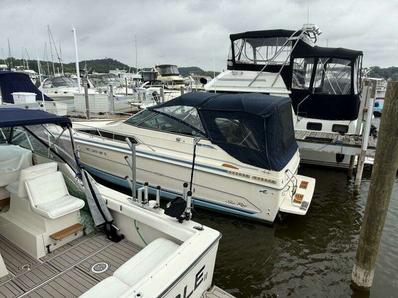 27ft Sea Ray Yacht For Sale