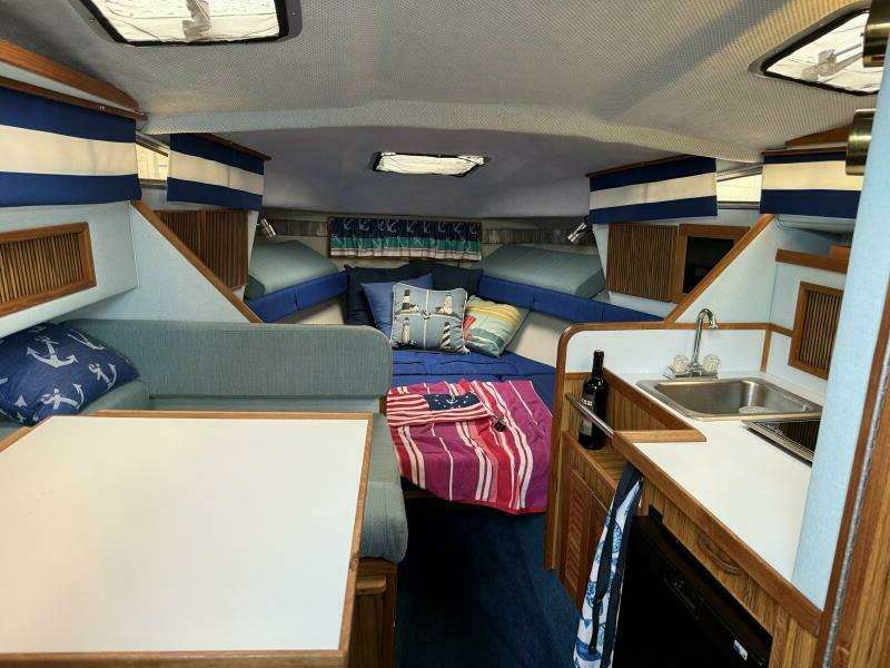 27ft Sea Ray Yacht For Sale