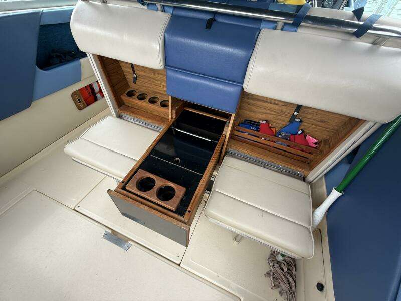27ft Sea Ray Yacht For Sale