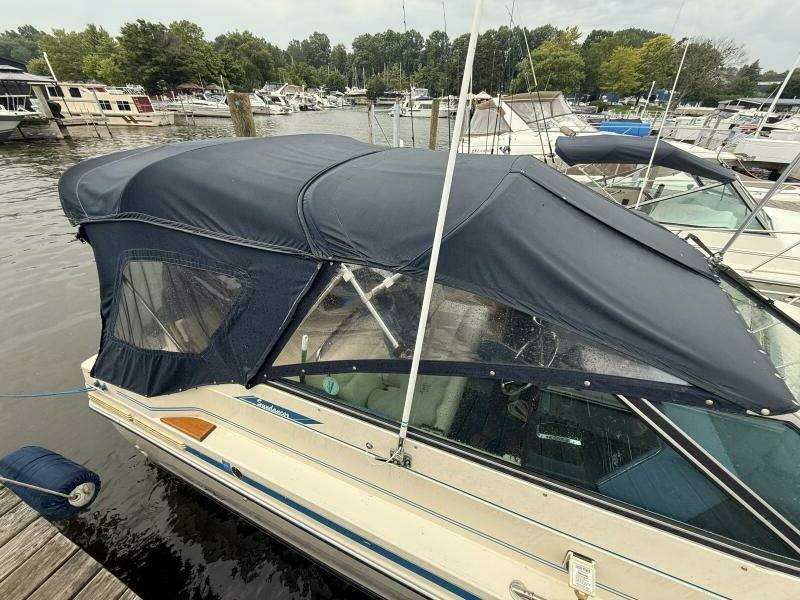 27ft Sea Ray Yacht For Sale