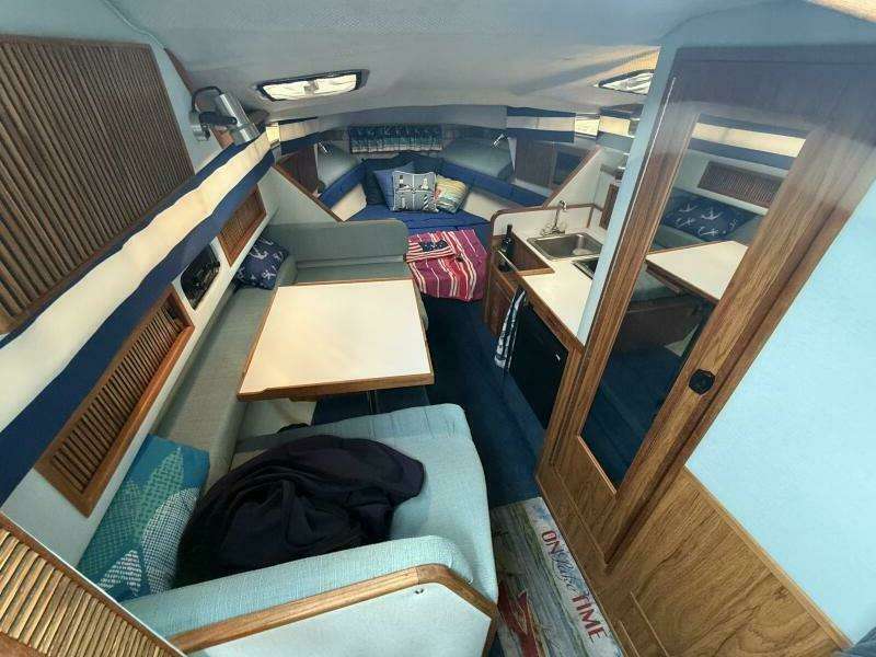 27ft Sea Ray Yacht For Sale