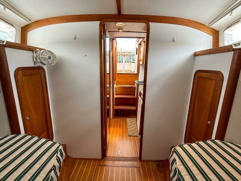 Waypoint 34ft Legacy Yacht For Sale