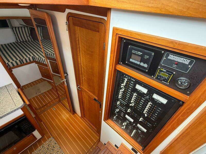 Waypoint 34ft Legacy Yacht For Sale