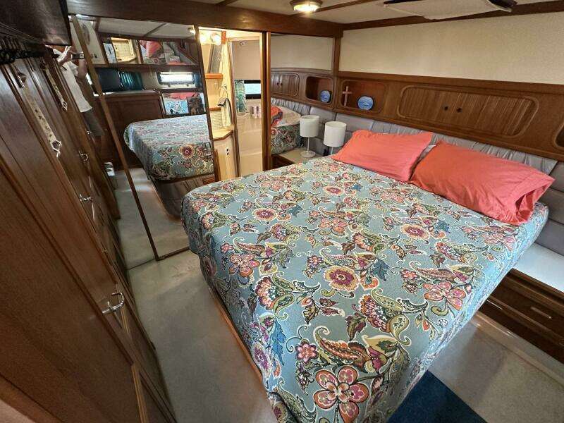 PerfectSeas 42ft Carver Yacht For Sale