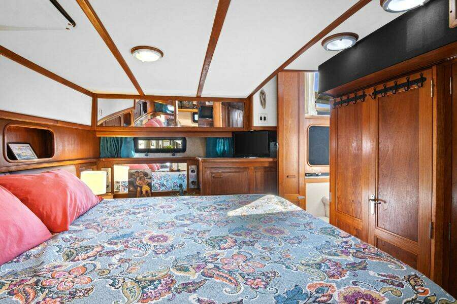 PerfectSeas 42ft Carver Yacht For Sale