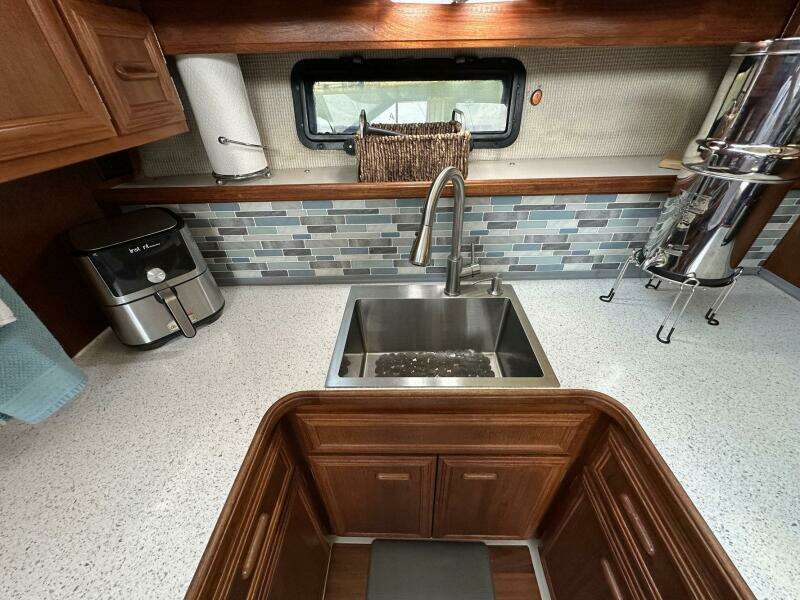 PerfectSeas 42ft Carver Yacht For Sale