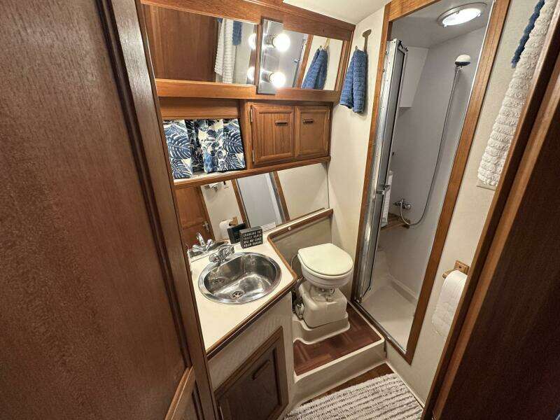 PerfectSeas 42ft Carver Yacht For Sale